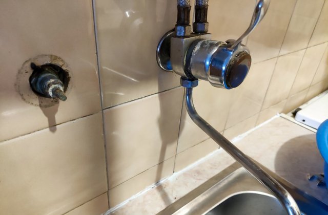 Zamena slavine na sudoperi